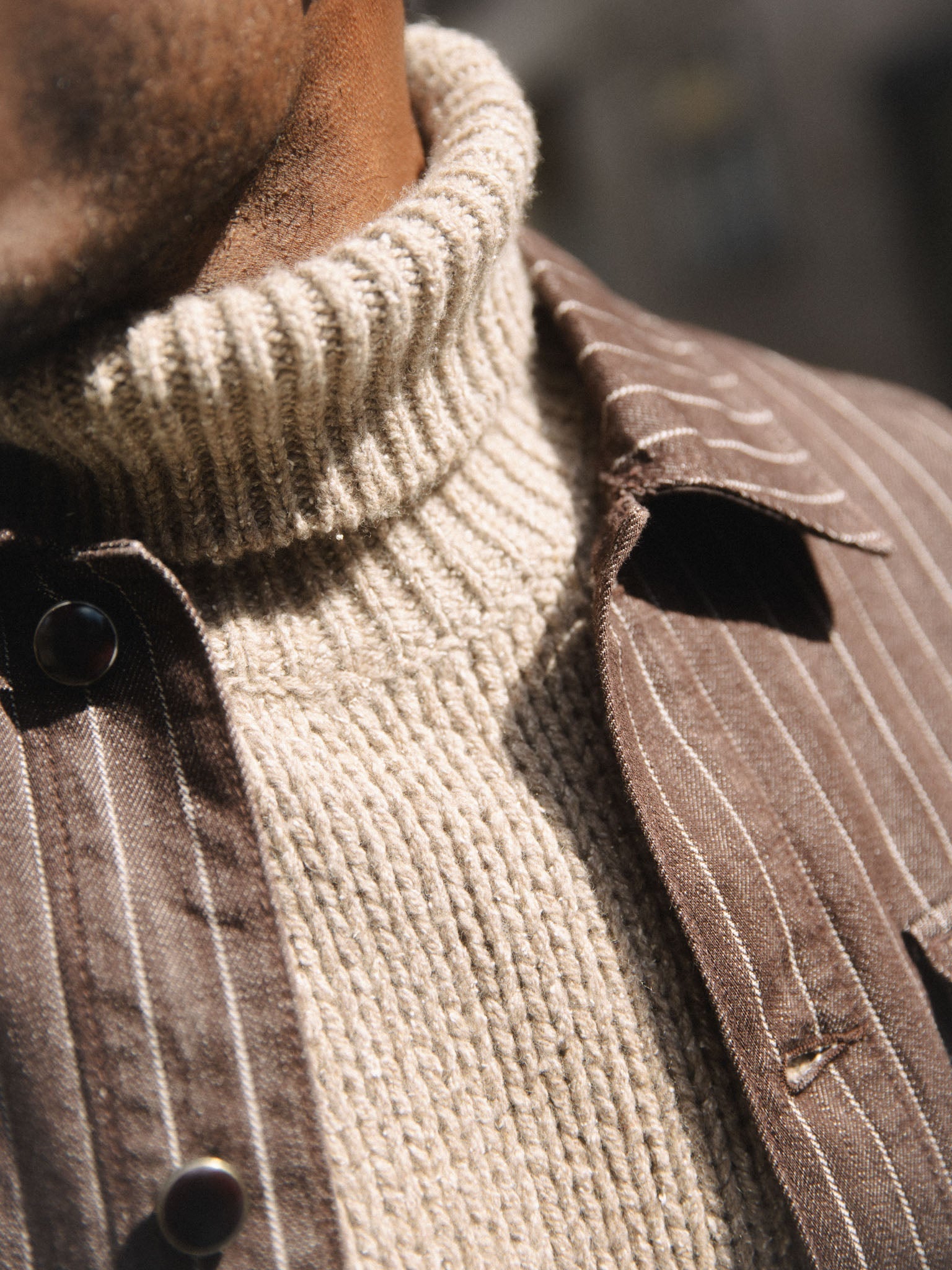 Modelshot / Chocolate Brown / Detail